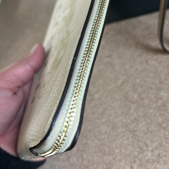 Coach Jes Large Carriage Wristlet (Ivory) - Picture 5 of 6